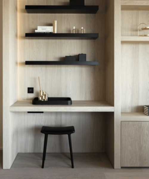 Esprit minimaliste pour ce bureau dans le salon